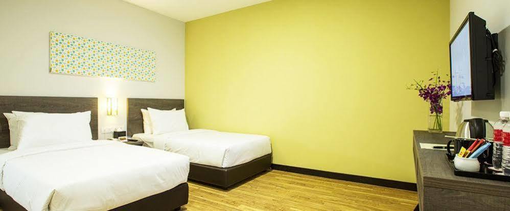 Humaira Hotel Tanah Merah  Extérieur photo